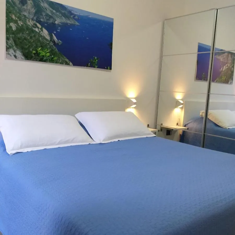 Il Patio Otel Manarola Konukevi