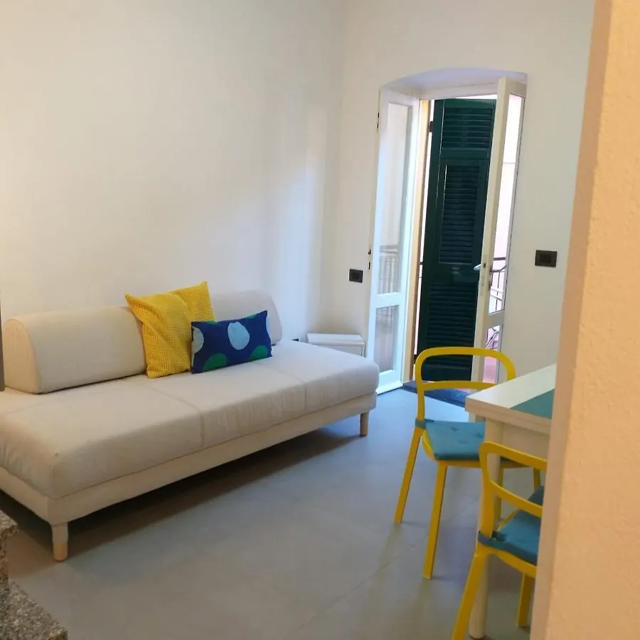 Il Patio Otel Manarola Konukevi